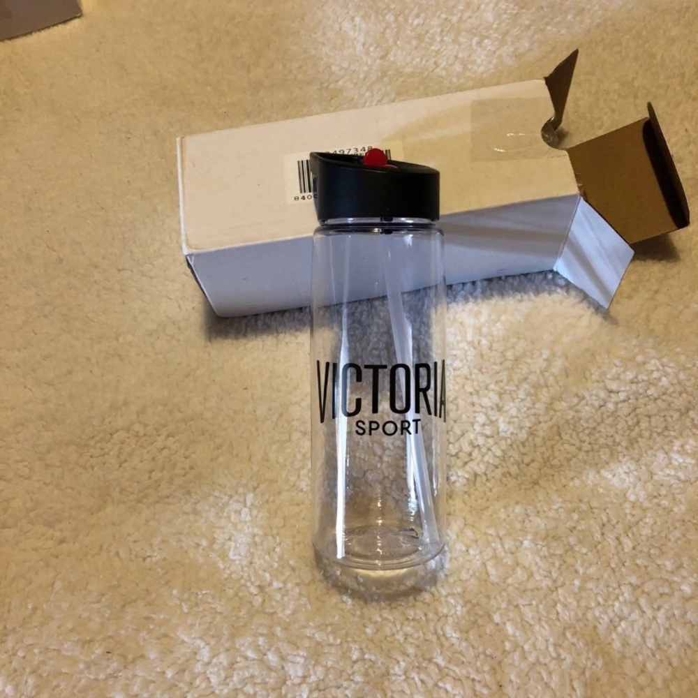 Victoria sport water bottle NEW